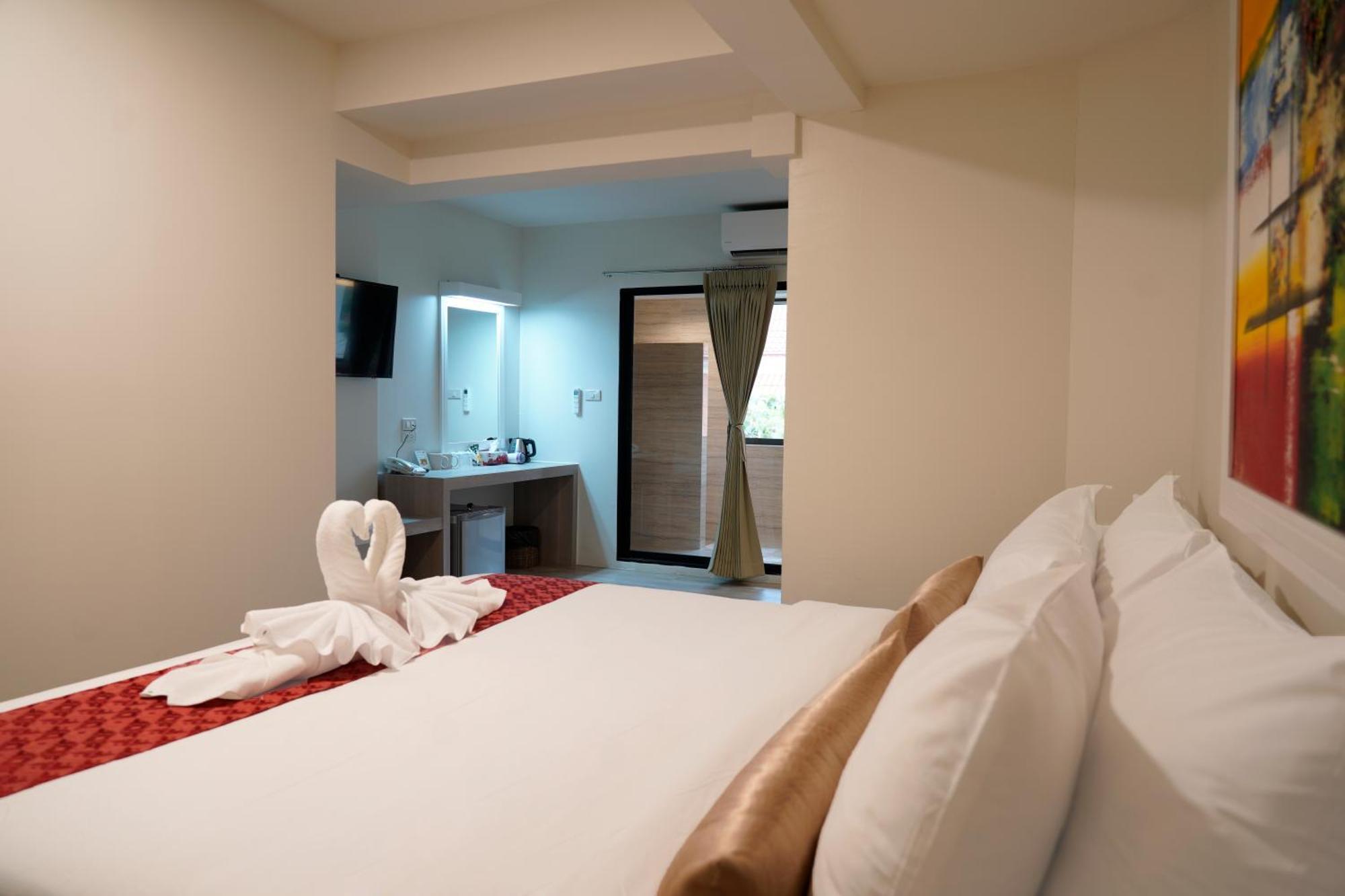 Deluxe Double Room with Window